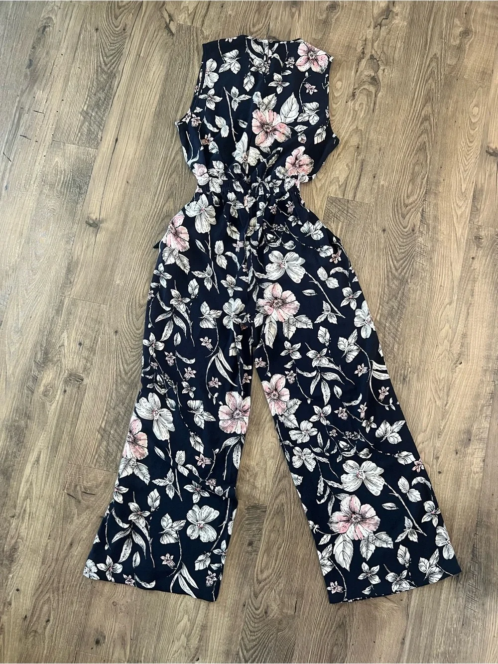 Only Floral Wide-Leg Jumpsuit in Navy and Pink - Picture 3 of 5